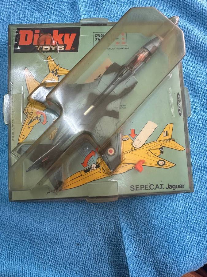DINKY TOYS