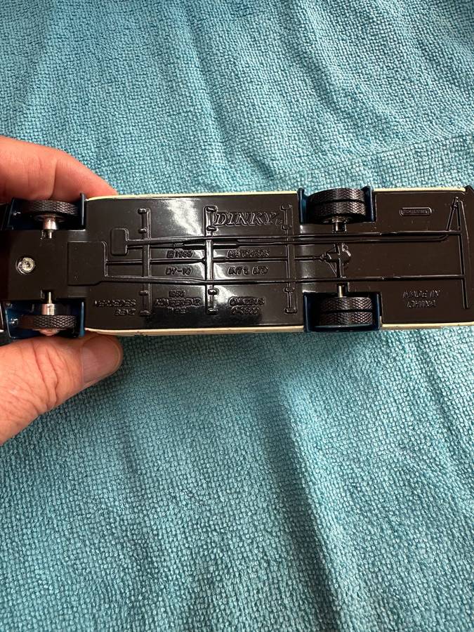 DINKY TOYS