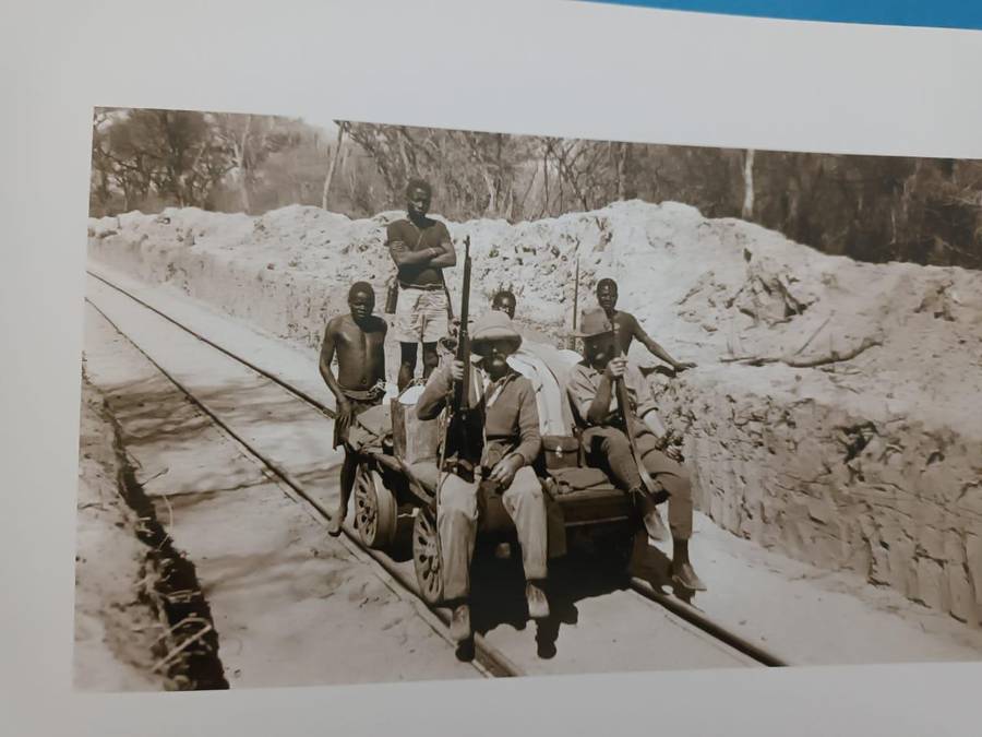 Obie Oberholzer, Long Ago Way: In the Footsteps of Alphons Hustinx