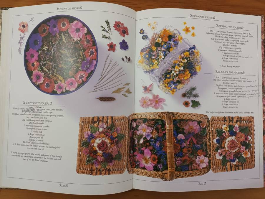 The Book of Pot Pourri: Fragrant Flower Mixes for Scenting & Decorating the Home