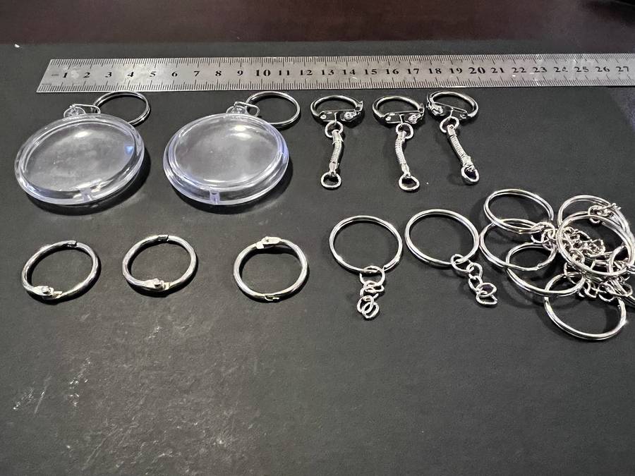 Variety of key rings / split rings / jumper rings