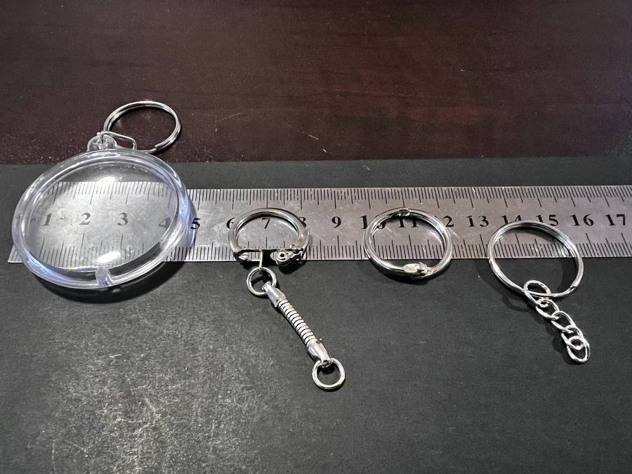 Variety of key rings / split rings / jumper rings