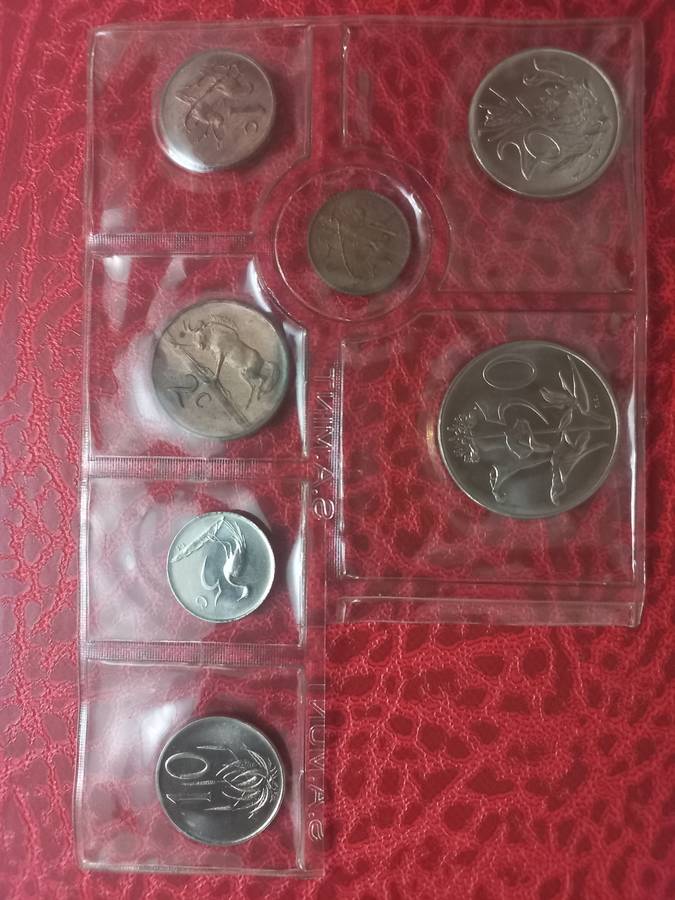 South Africa 1976 UNC Muntpack (No R1)Please view pics.High quality coins