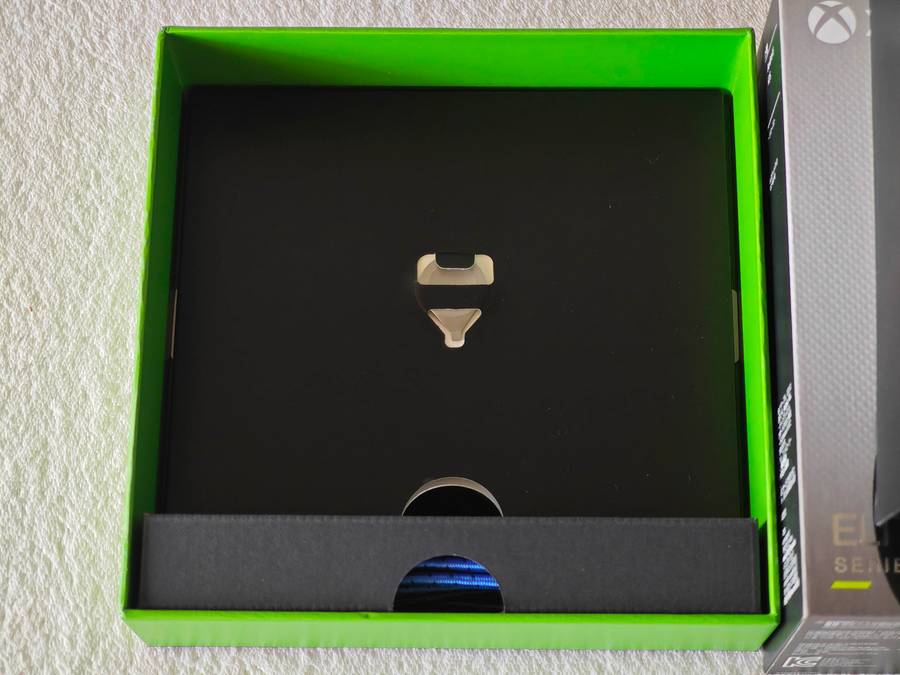 Xbox Elite Series 2 Core Wireless Controller - Xbox One / Windows