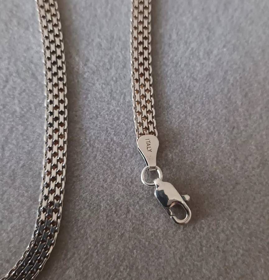 Exquisite Sterling Silver Italy Necklace. 9.3g. 50cm. Width 5mm.