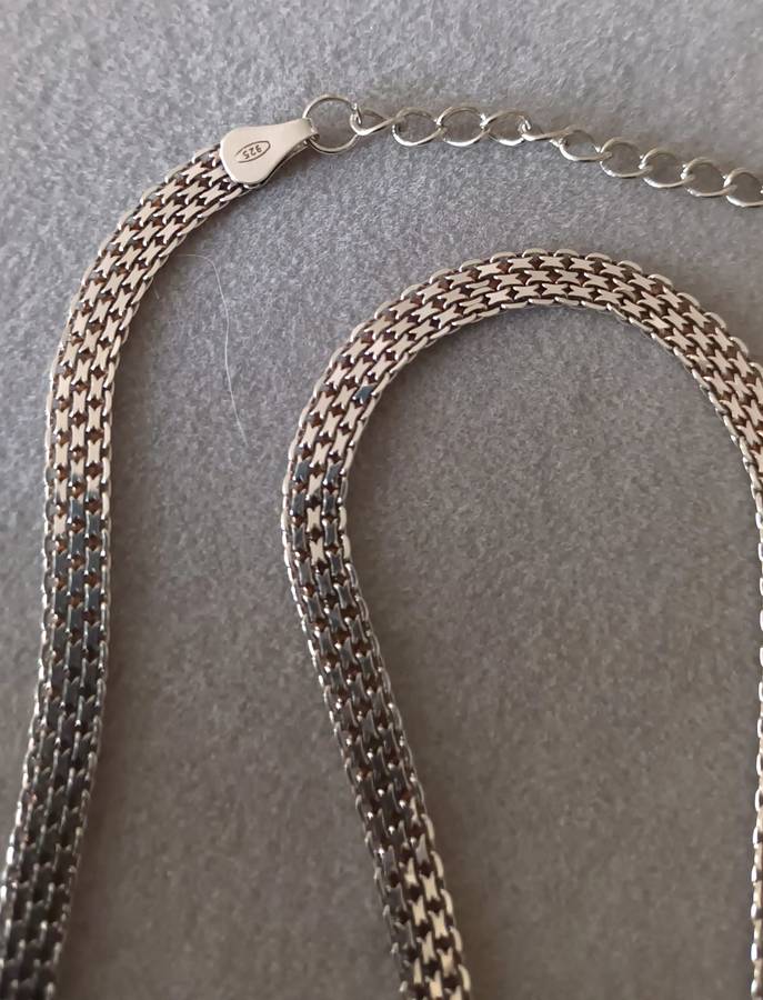 Exquisite Sterling Silver Italy Necklace. 9.3g. 50cm. Width 5mm.
