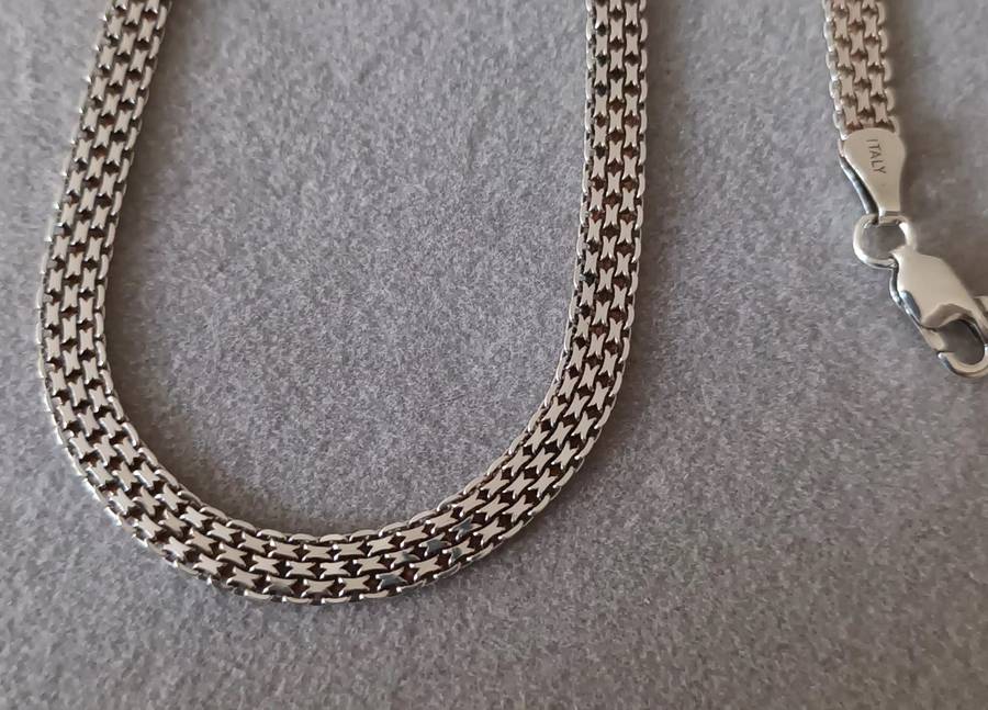 Exquisite Sterling Silver Italy Necklace. 9.3g. 50cm. Width 5mm.