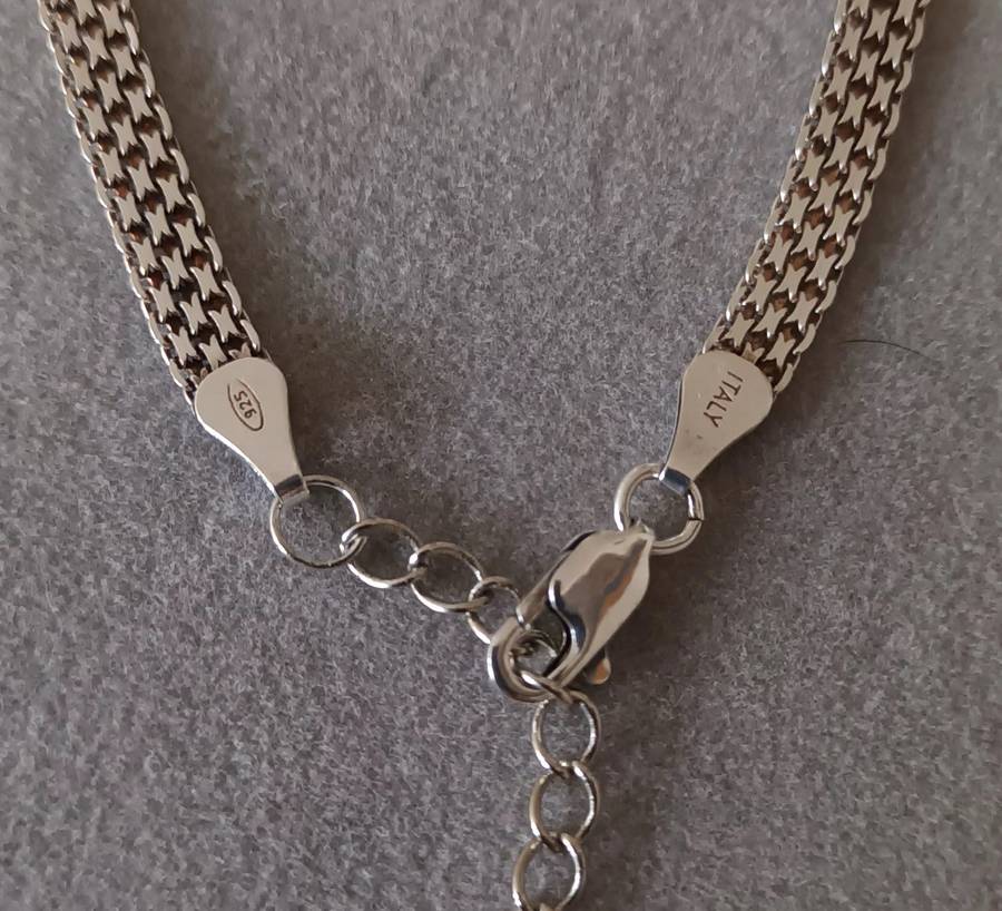 Exquisite Sterling Silver Italy Necklace. 9.3g. 50cm. Width 5mm.