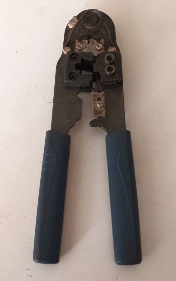 ROLINE Hand Crimp Tool for RJ45 Connectors.