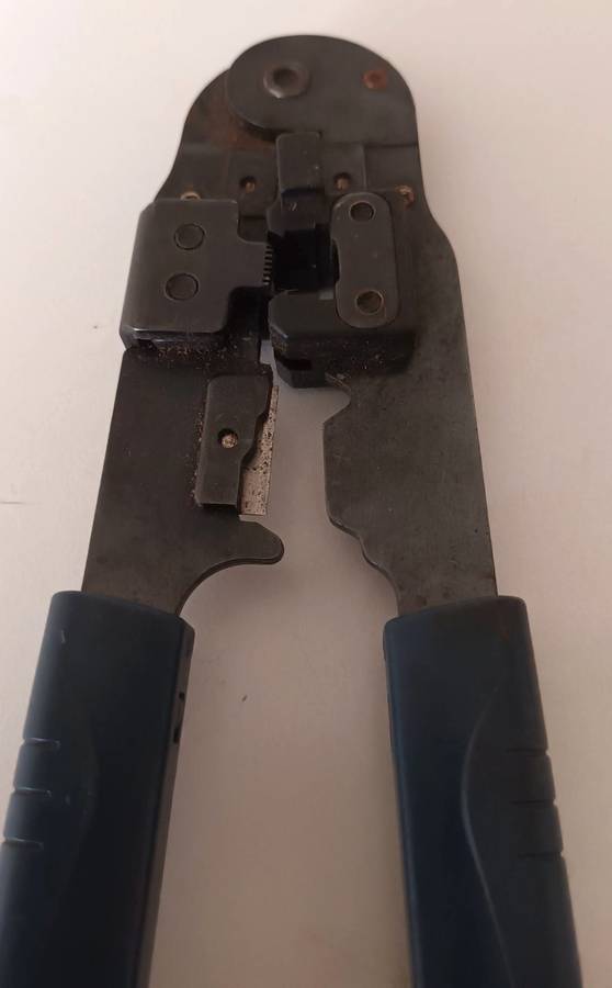 ROLINE Hand Crimp Tool for RJ45 Connectors.