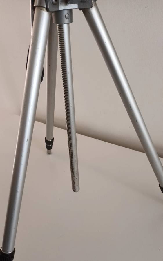 Imperial Extendable Tripod. Length 86.5cm.