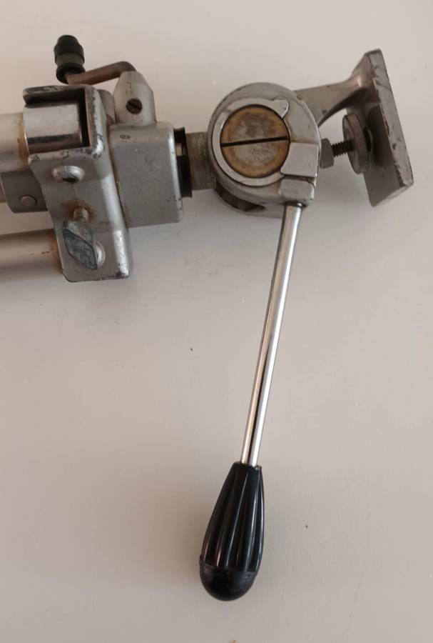 Imperial Extendable Tripod. Length 86.5cm.