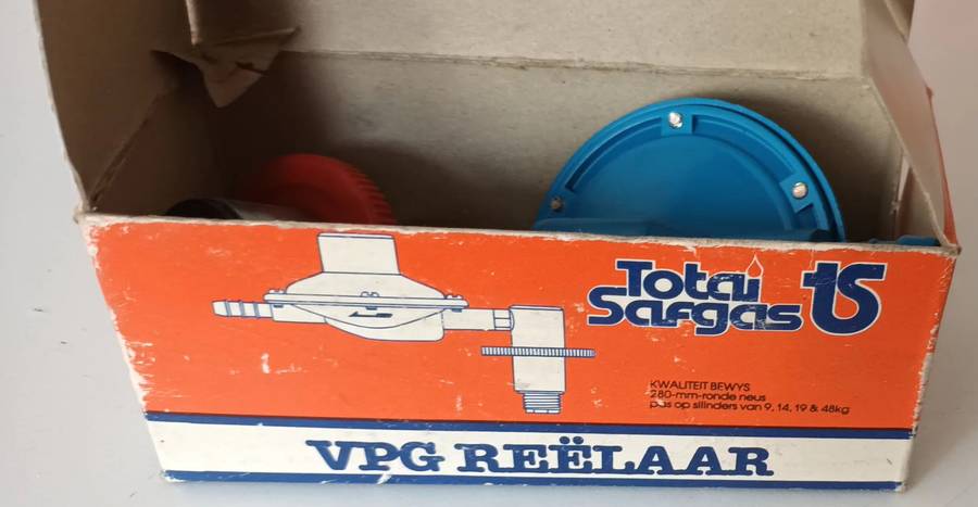 LPG GAS REGULATOR. NEW.