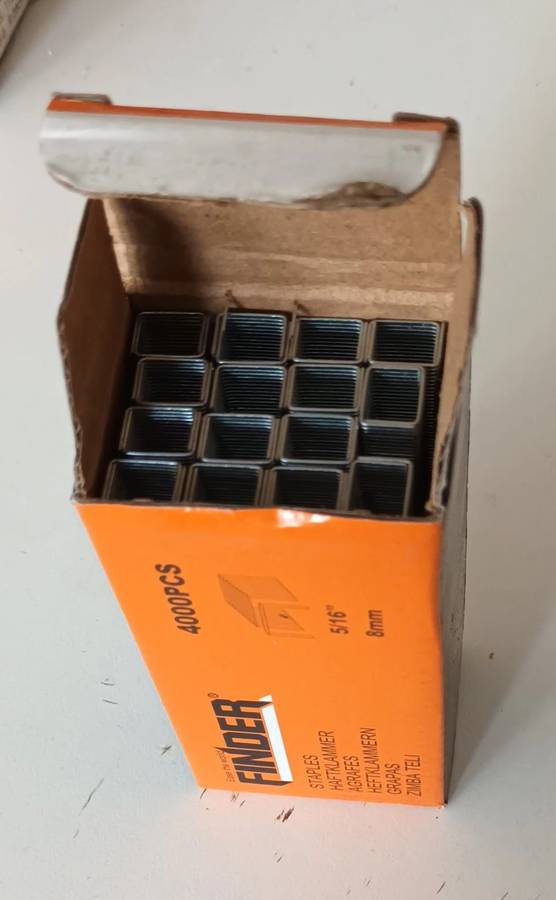 4000 Piece Staples. 8mm 5/16". New.
