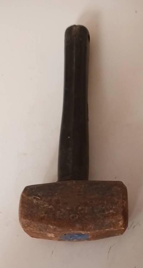 Hammer 1.8kg.