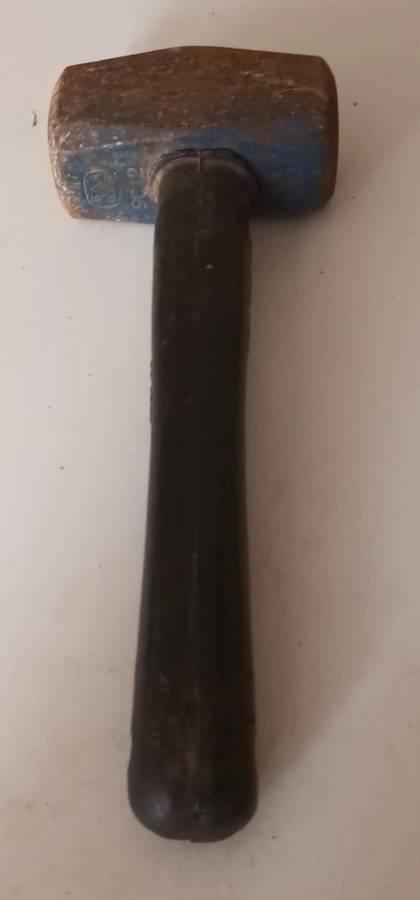 Hammer 1.8kg.