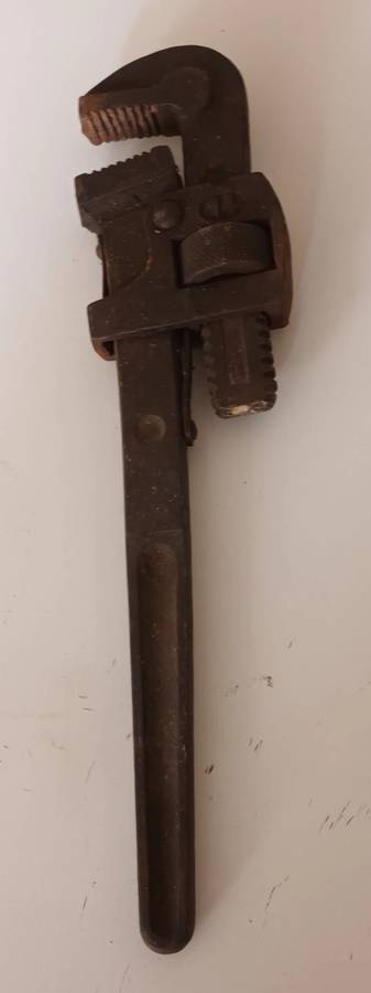 Pipe Wrench. Size 14.