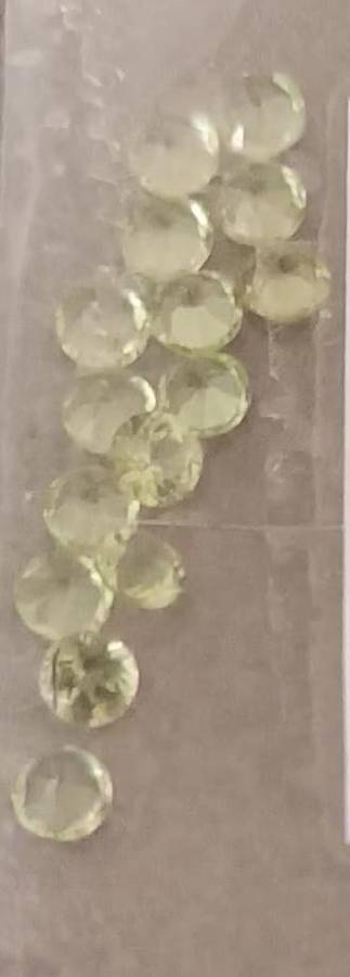 16 Pieces 1.05ct t.w Peridot Gems.