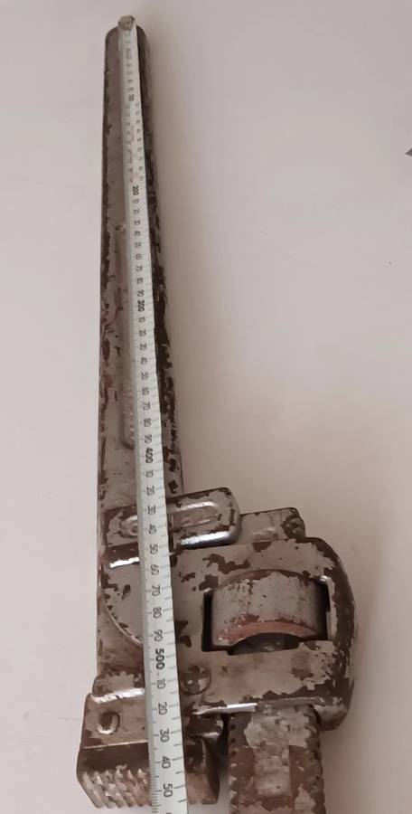 Huge Vitage 24" Trimo Pipe Wrench. Trimont Mfg Co. Made in USA. Length 64cm.