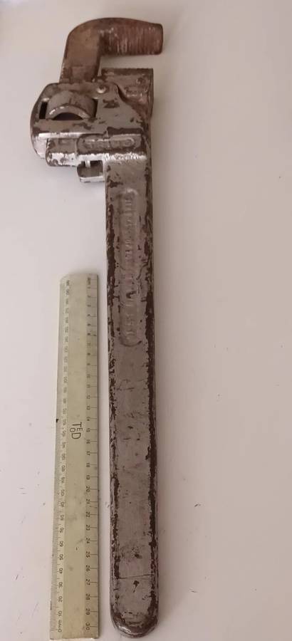 Huge Vitage 24" Trimo Pipe Wrench. Trimont Mfg Co. Made in USA. Length 64cm.