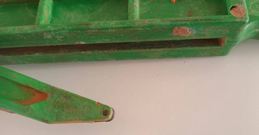 Ceramic Tile Cutter.