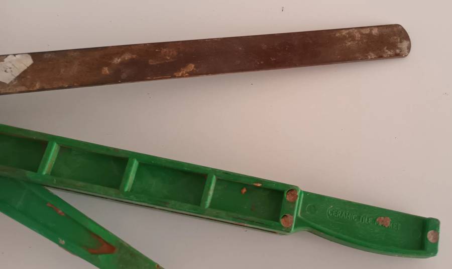 Ceramic Tile Cutter.