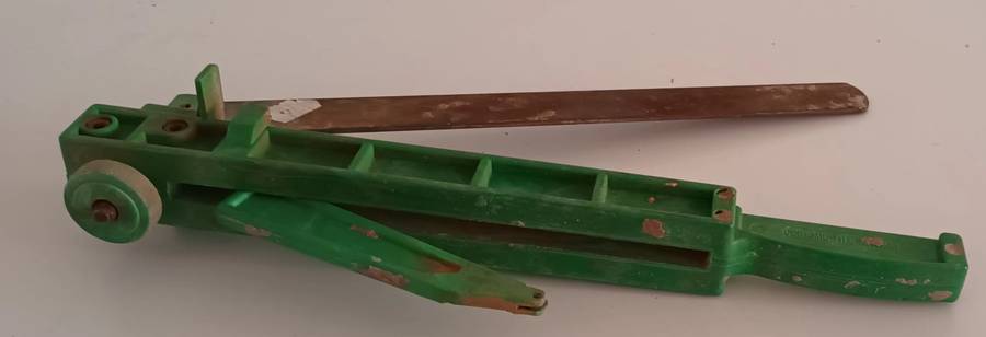 Ceramic Tile Cutter.