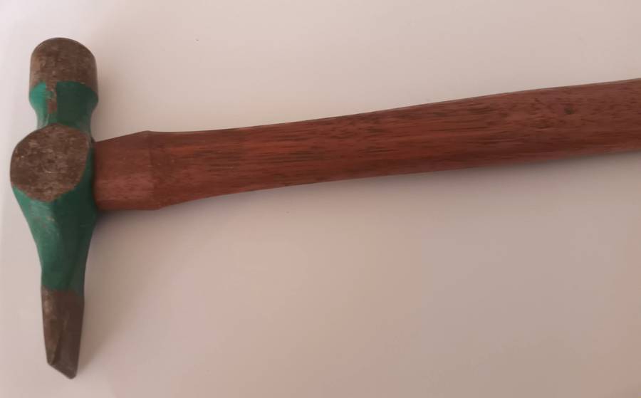 Joiner Hammer. Length 27cm. Width 9.6cm.