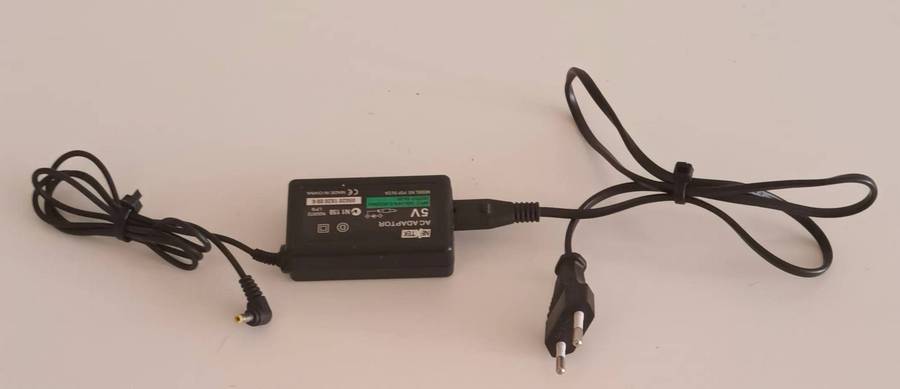 AC Adapter Power Supply for PSP 1000/2000/3000.