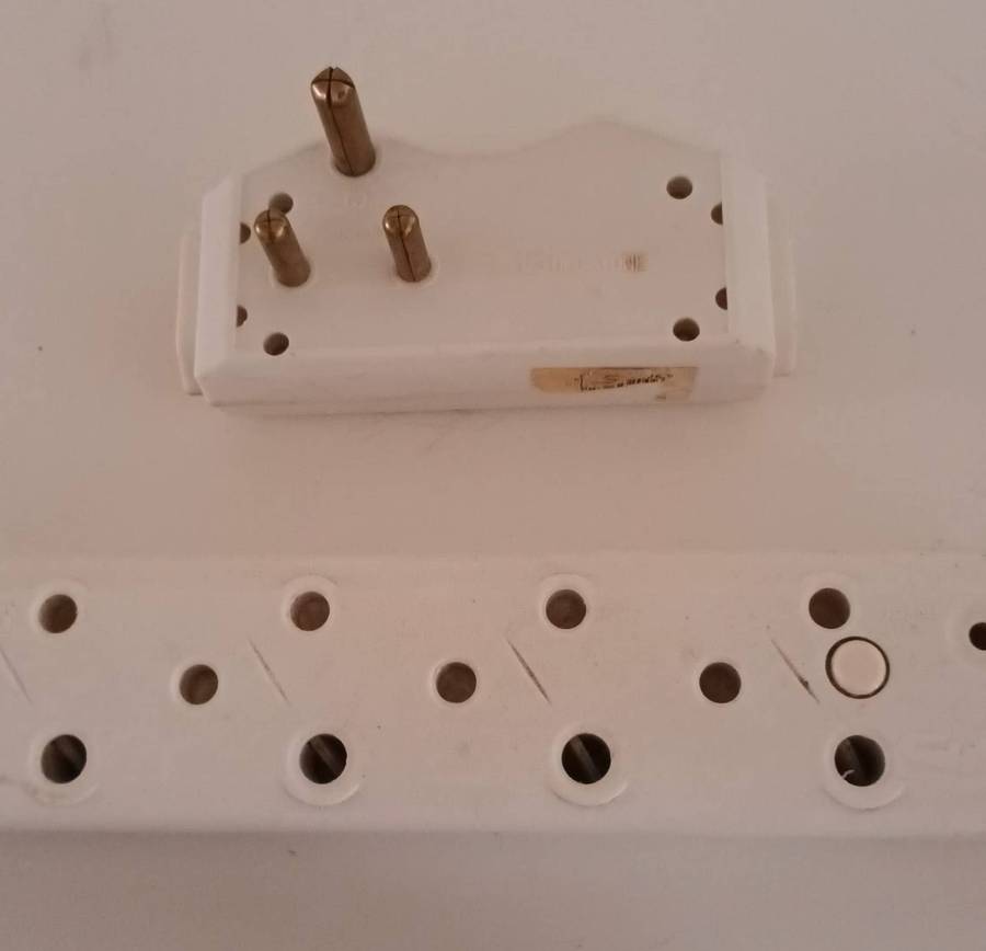 Joblot Plugs & Cables.