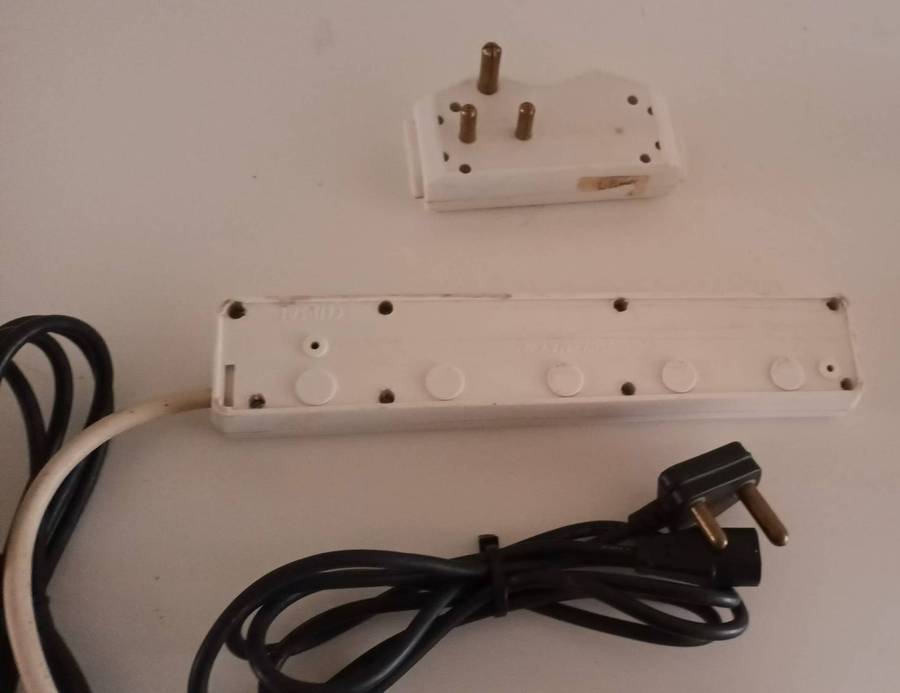 Joblot Plugs & Cables.