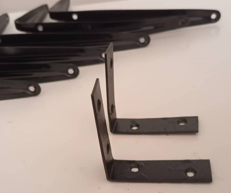 Lot of 14 Brackets