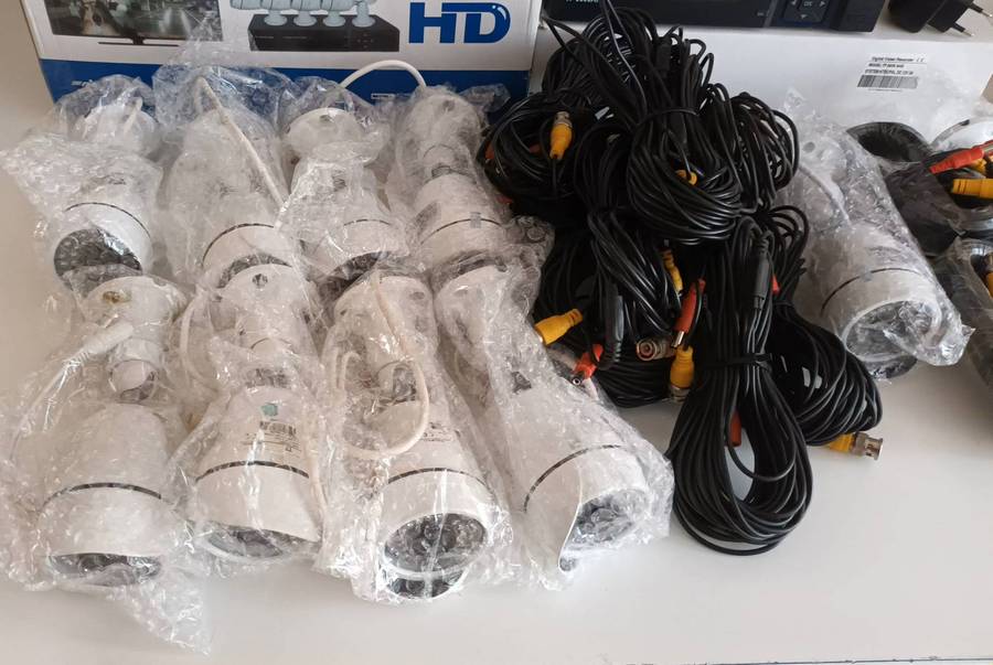 AHD CCTV Direct - 8 channel CCTV camera system. 10 Cameras plus 10x 20m Cables.