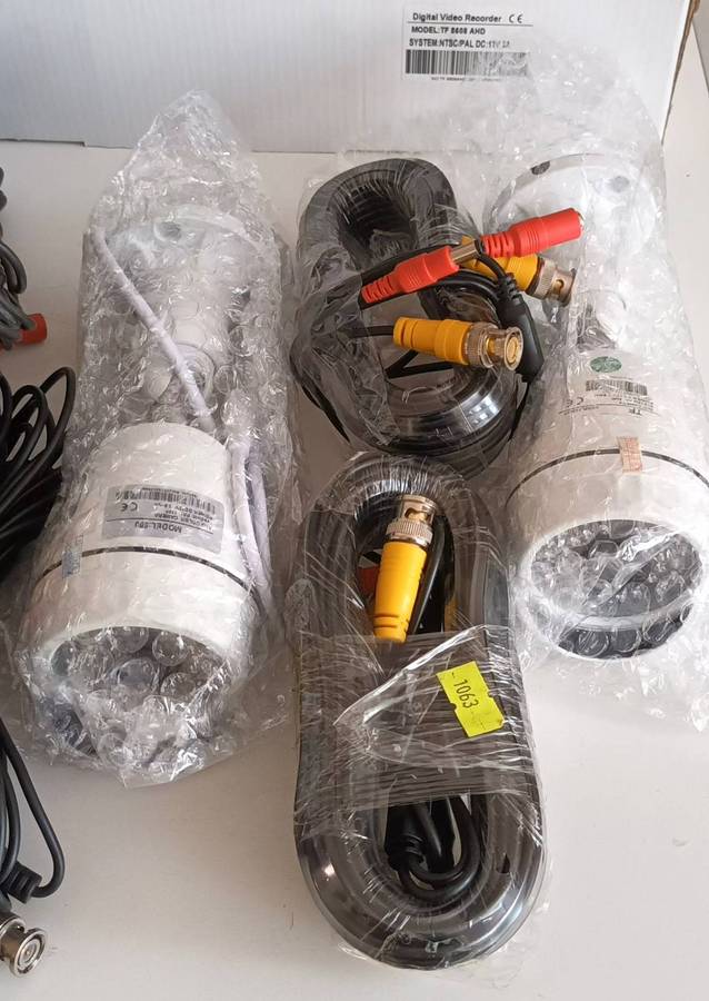 AHD CCTV Direct - 8 channel CCTV camera system. 10 Cameras plus 10x 20m Cables.