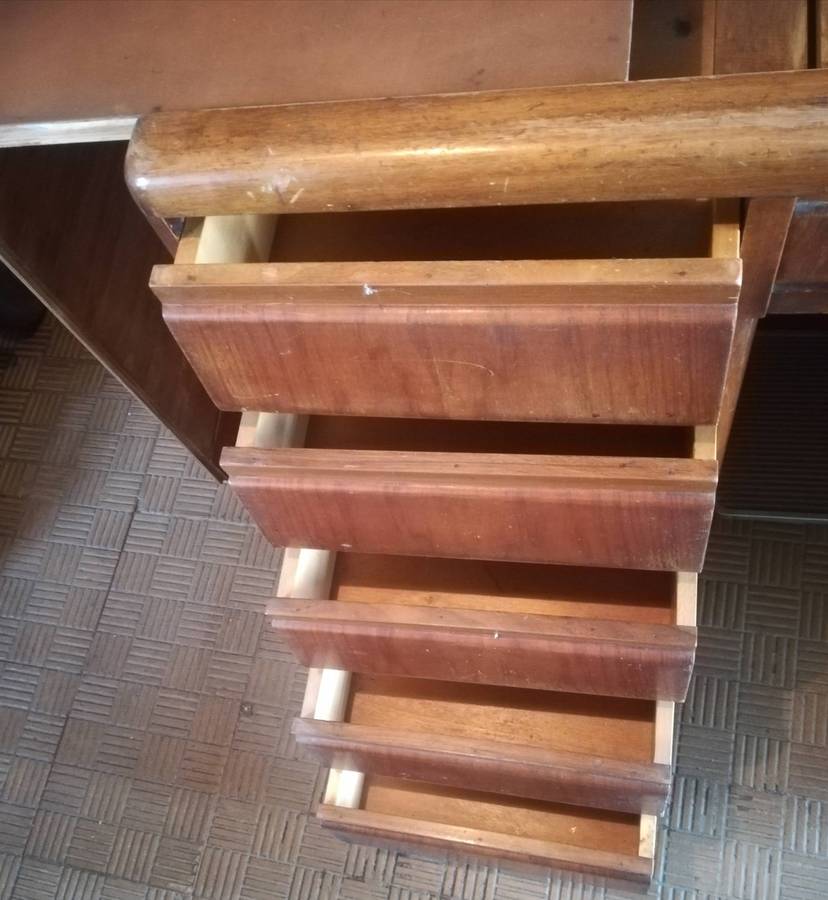 VINTAGE NECCHI 535 EMBROIDERY SEWING MACHINE IN CABINET. MADE IN ITALY. COLLECTION ONLY!!!