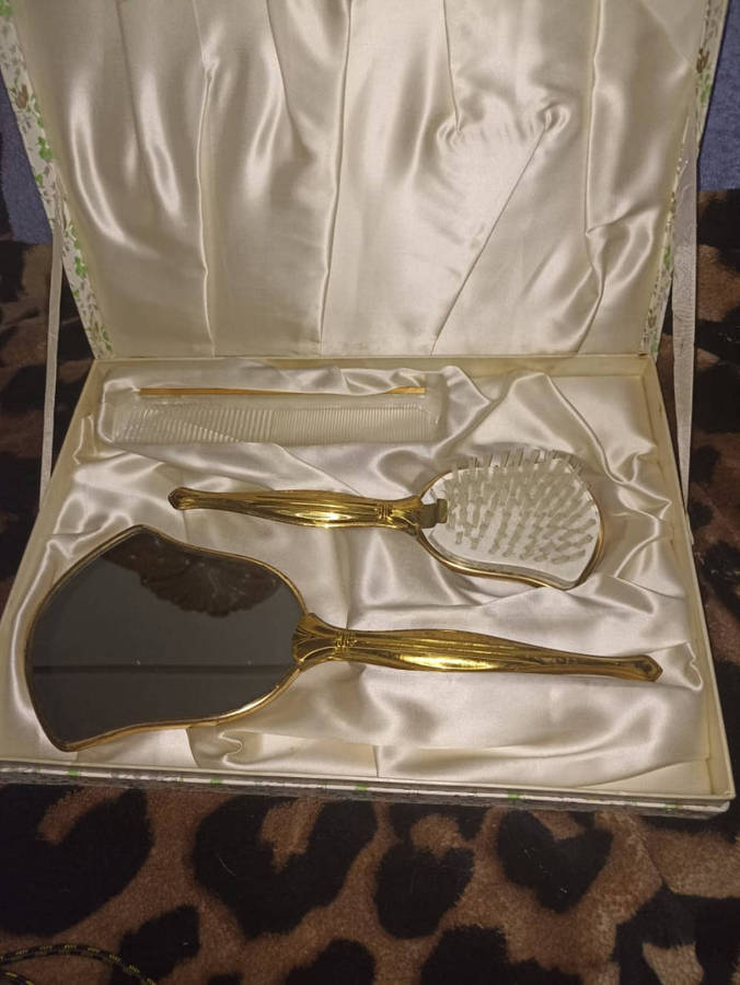 Sonata dressing set made in New York  Usa