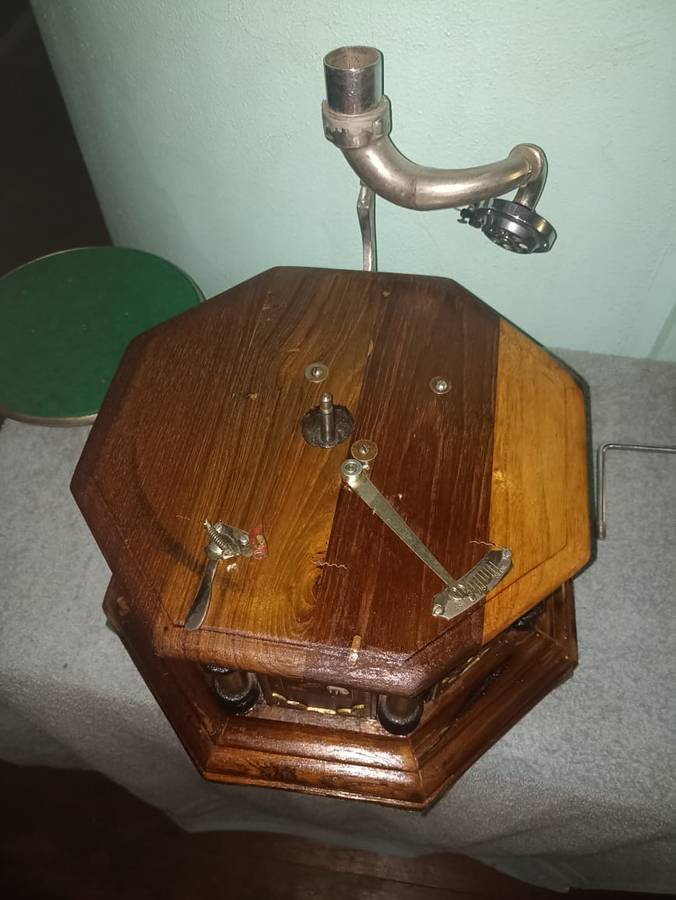 8 Square Scarce his Mastervoice Grampohone Vintage