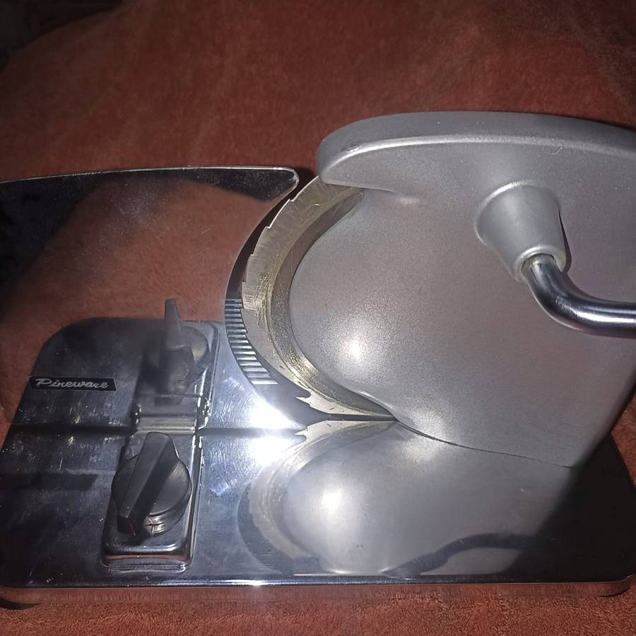 REFURBISHED VINTAGE PINEWARE BREAD SLICER