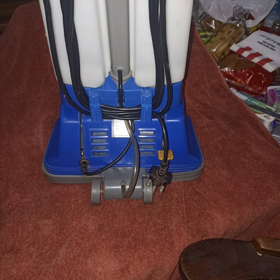 ELECTROLUX 7 IN 1  Carpet WASHER