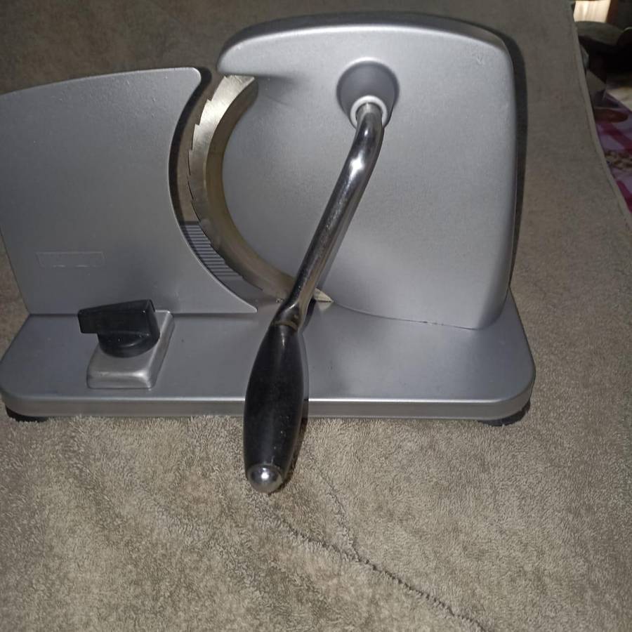 REFURBISHED VINTAGE PINEWARE BREAD SLICER