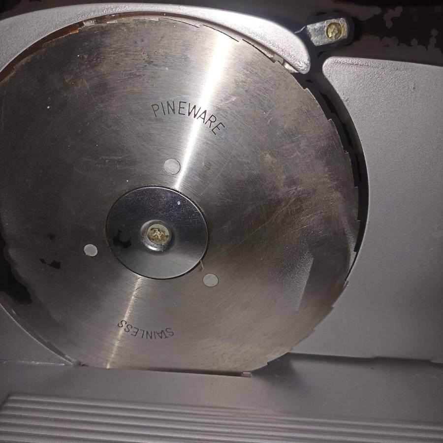 REFURBISHED VINTAGE PINEWARE BREAD SLICER