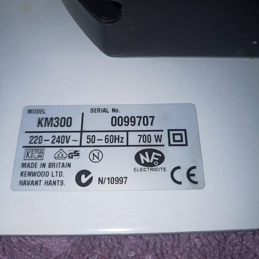 KENWOOD CHEF MIXER MADE IN ENGLAND