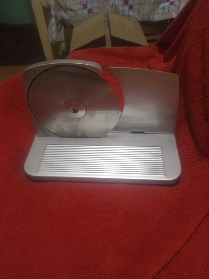 Pineware bread Slicer