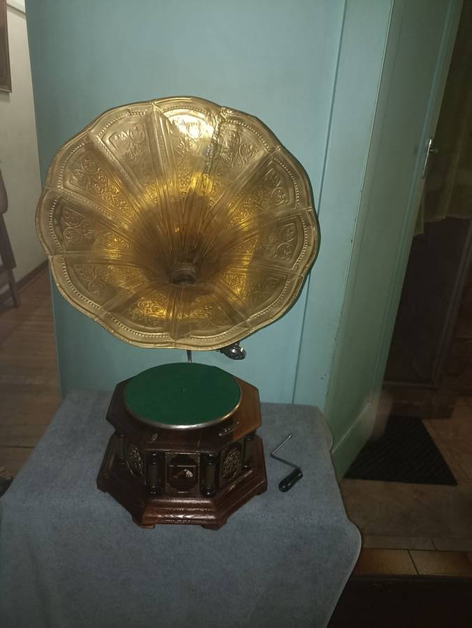 8 Square Scarce his Mastervoice Grampohone Vintage