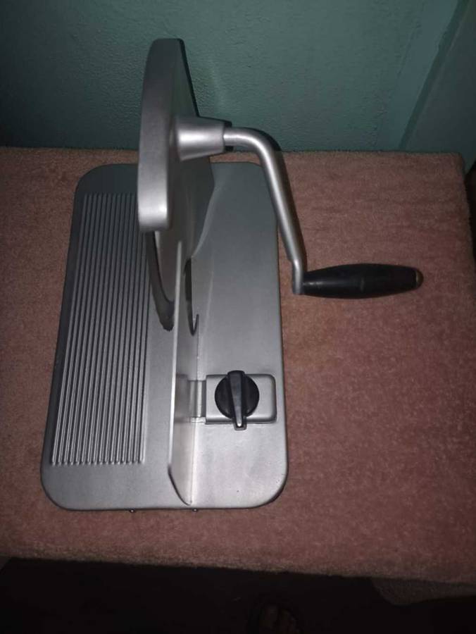 Vintage refurbished Pineware bread slicer