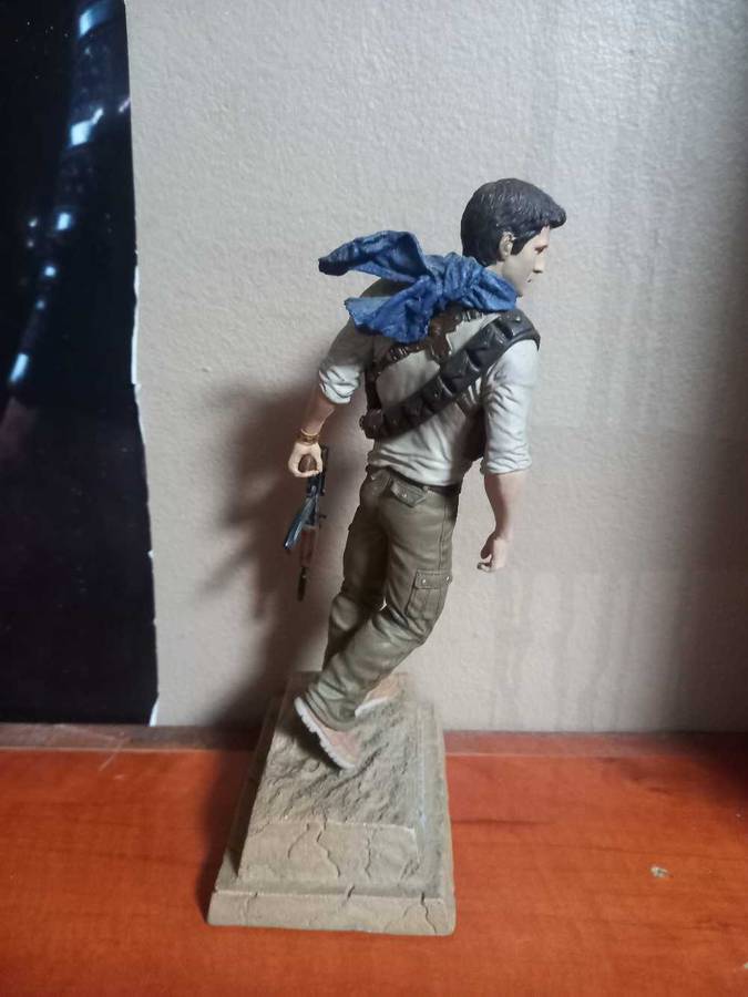 Uncharted 3 Drake's Deception Nathan Drake Statue