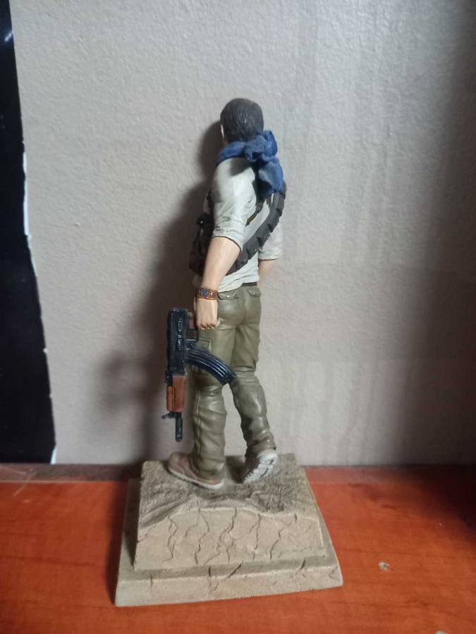 Uncharted 3 Drake's Deception Nathan Drake Statue