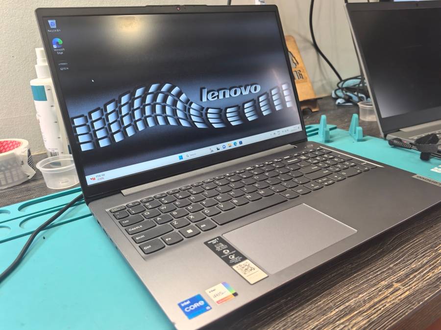 LATE ENTRY-LENOVO IDEAPAD 3*i5-1135G7*8GB DDR4*256GB SSD*1TB HDD-FHD*IRIS GRAPHICS*