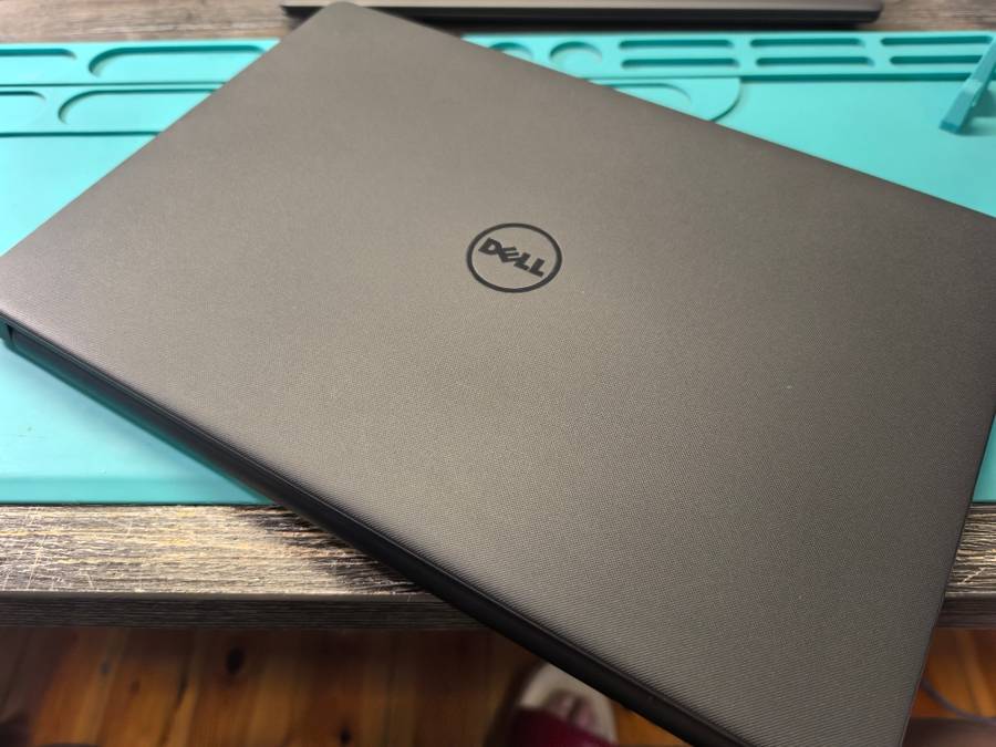 Dell Inspiron 15 3567 i3-6006u 256GB SSD 8GB RAM DVD HD520 Graphics