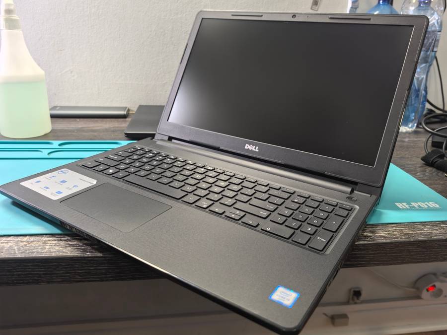 Dell Inspiron 15 3567 i3-6006u 256GB SSD 8GB RAM DVD HD520 Graphics